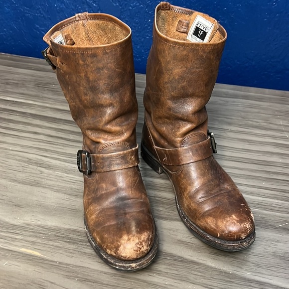 FRYE VERONICA BROWN DISTRESSED ROUND TOE BUCKLE PULL ON SHORT BOOTS 7.5B - Picture 1 of 16